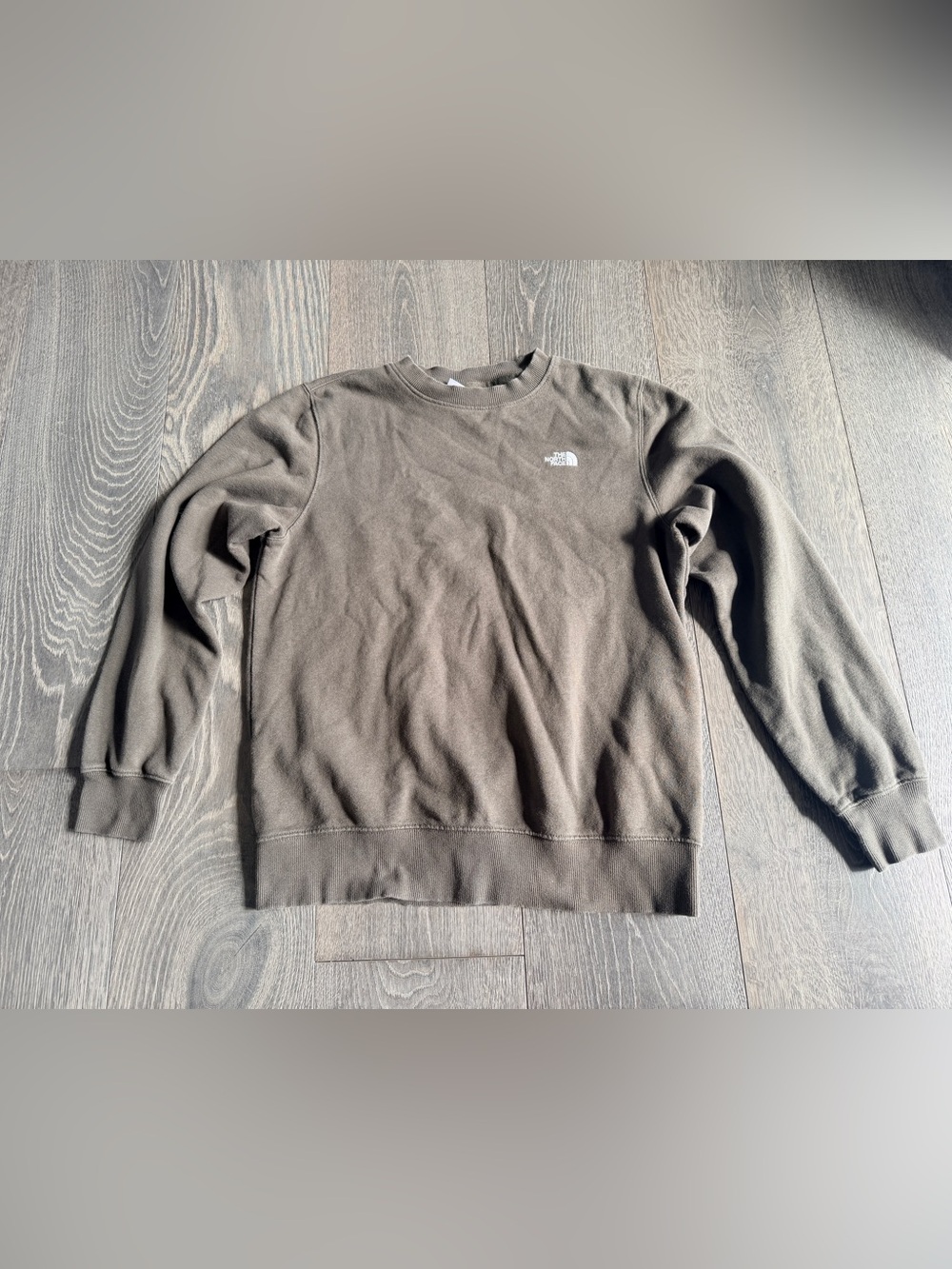 The North Face Crewneck Sweatshirt in Olive Green Size Medium
